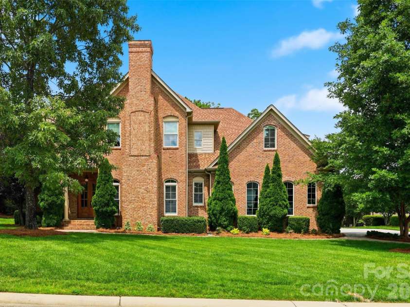 3531 Aqua Point Drive, York, SC 29745.  MLS# CAR4391405, YatesRealty ID 31614. Welcome Home