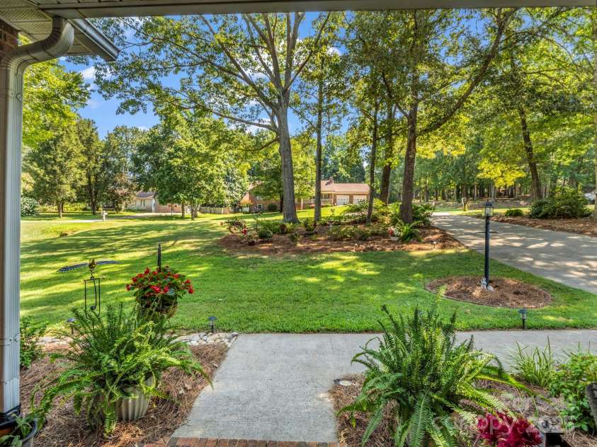 869 Hunting Avenue, Lincolnton, NC 28092.  MLS# CAR4283888, YatesRealty ID 31614. 