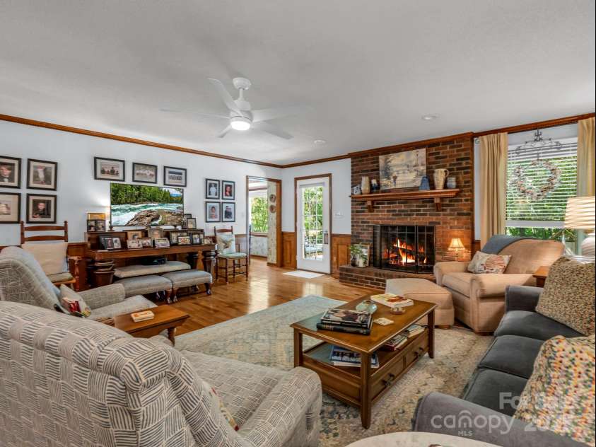 869 Hunting Avenue, Lincolnton, NC 28092.  MLS# CAR4283888, YatesRealty ID 31614. 