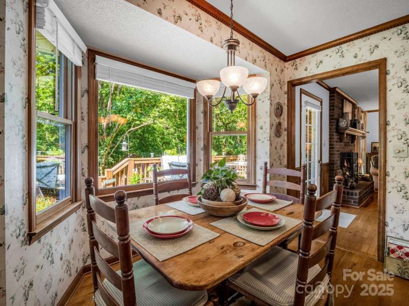 869 Hunting Avenue, Lincolnton, NC 28092.  MLS# CAR4283888, YatesRealty ID 31614. 