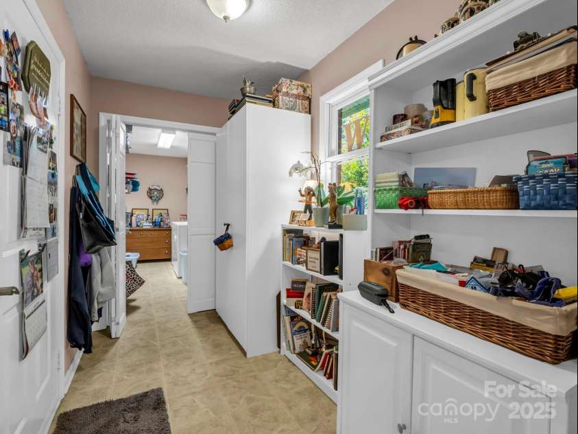 869 Hunting Avenue, Lincolnton, NC 28092.  MLS# CAR4283888, YatesRealty ID 31614. 