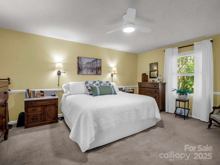 869 Hunting Avenue, Lincolnton, NC 28092.  MLS# CAR4283888, YatesRealty ID 31614. 