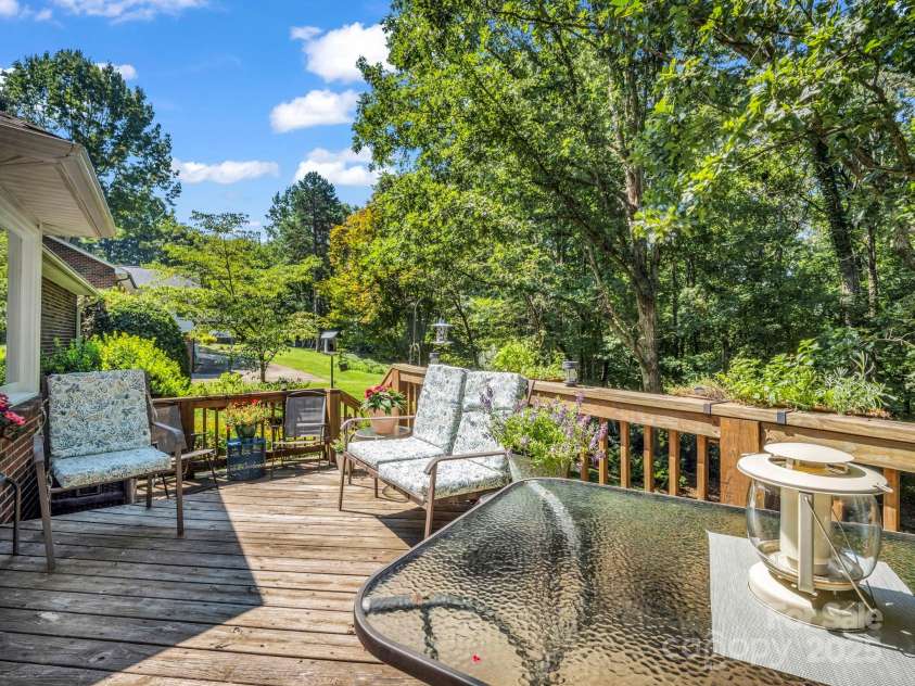 869 Hunting Avenue, Lincolnton, NC 28092.  MLS# CAR4283888, YatesRealty ID 31614. 