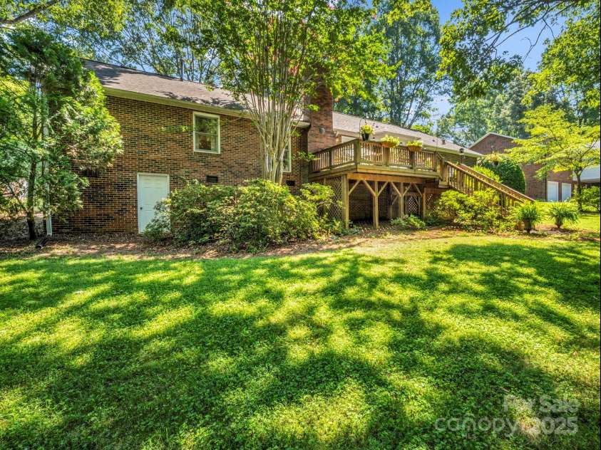 869 Hunting Avenue, Lincolnton, NC 28092.  MLS# CAR4283888, YatesRealty ID 31614. 