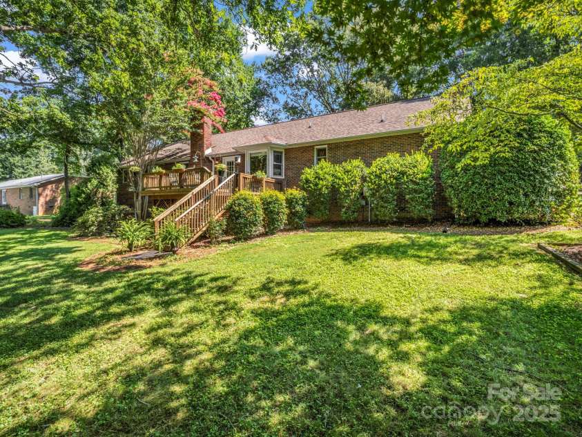 869 Hunting Avenue, Lincolnton, NC 28092.  MLS# CAR4283888, YatesRealty ID 31614. 