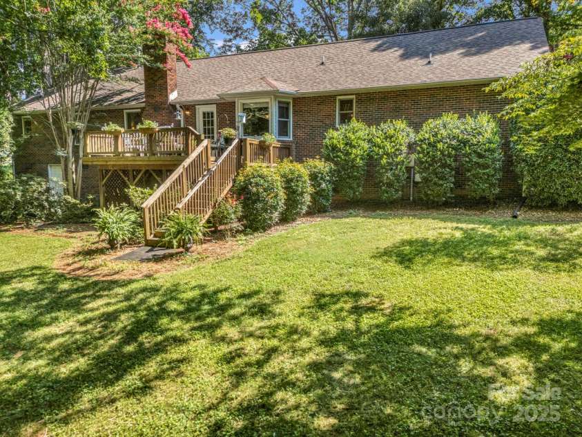869 Hunting Avenue, Lincolnton, NC 28092.  MLS# CAR4283888, YatesRealty ID 31614. 