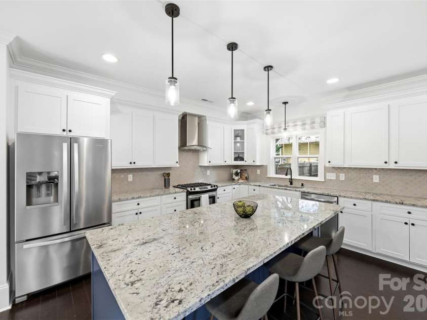 1837 Umstead Street, Charlotte, NC 28205.  MLS# CAR4390720, YatesRealty ID 31615. 