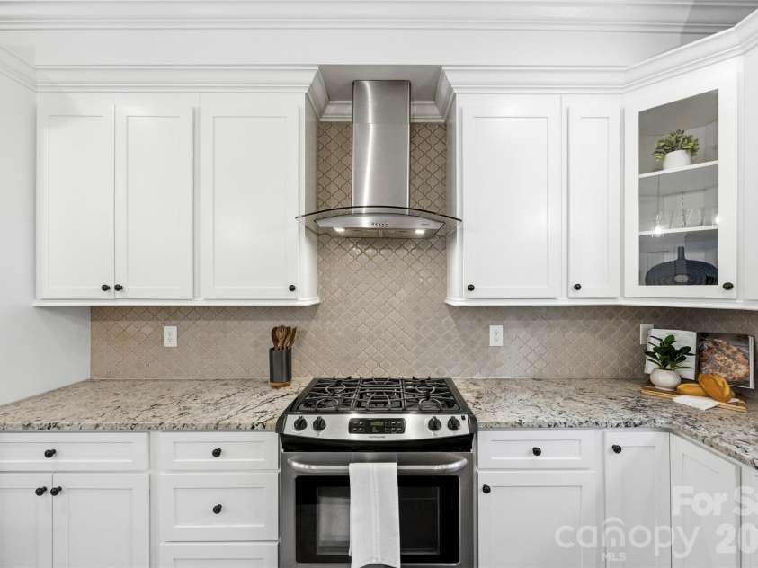 1837 Umstead Street, Charlotte, NC 28205.  MLS# CAR4390720, YatesRealty ID 31615. 