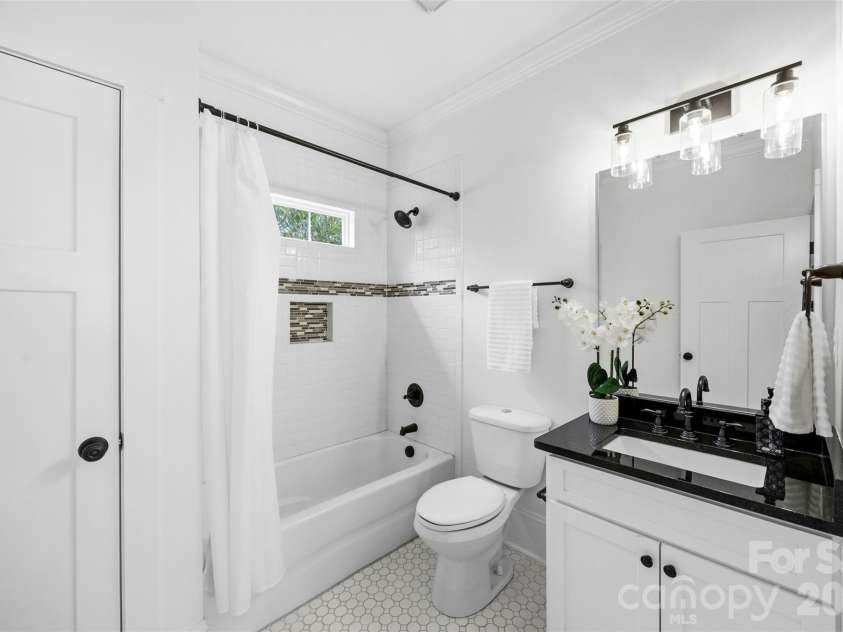 1837 Umstead Street, Charlotte, NC 28205.  MLS# CAR4390720, YatesRealty ID 31615. 