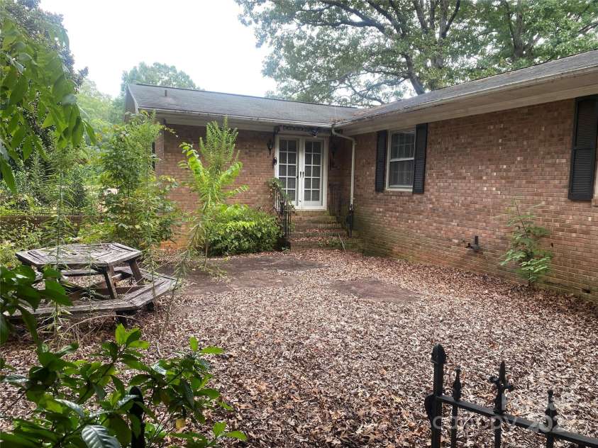 271 Hwy 24/27 Highway, Midland, NC 28107.  MLS# CAR4287313, YatesRealty ID 31616. 