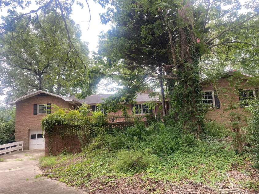 271 Hwy 24/27 Highway, Midland, NC 28107.  MLS# CAR4287313, YatesRealty ID 31616. 