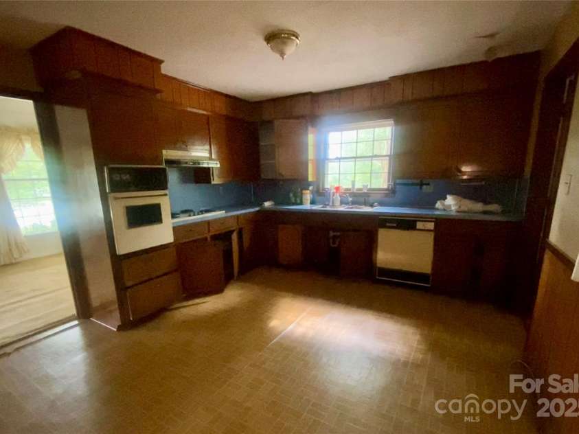 271 Hwy 24/27 Highway, Midland, NC 28107.  MLS# CAR4287313, YatesRealty ID 31616. Kitchen