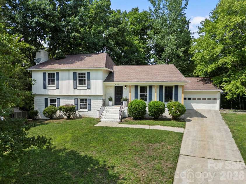 7434 Kilcullen Drive, Charlotte, NC 28270.  MLS# CAR4392099, YatesRealty ID 31618. 