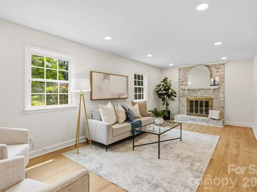 7434 Kilcullen Drive, Charlotte, NC 28270.  MLS# CAR4392099, YatesRealty ID 31618. 