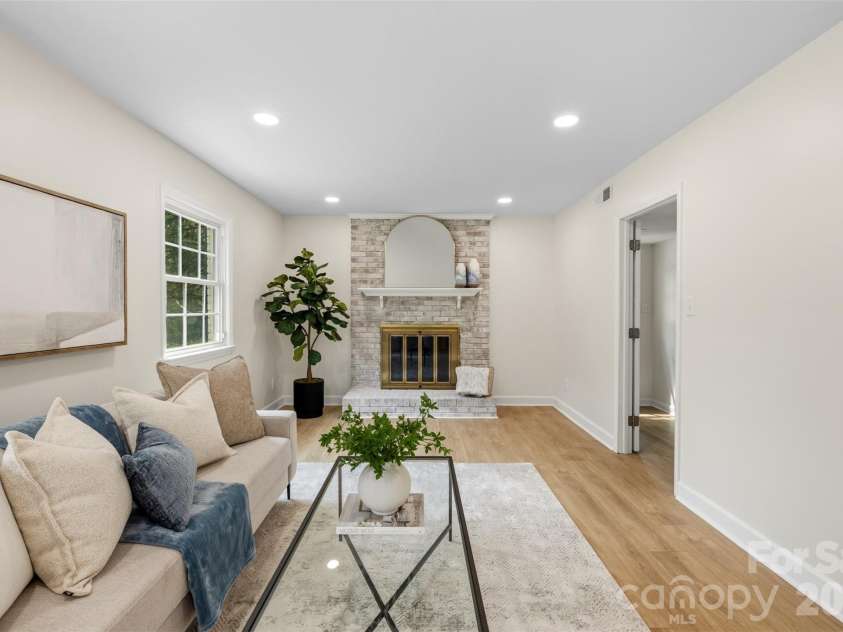 7434 Kilcullen Drive, Charlotte, NC 28270.  MLS# CAR4392099, YatesRealty ID 31618. 