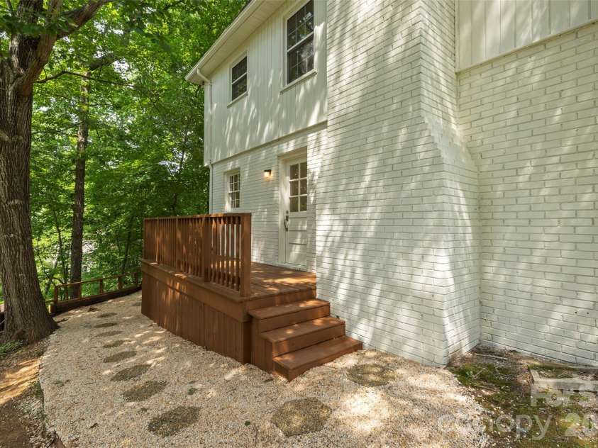 7434 Kilcullen Drive, Charlotte, NC 28270.  MLS# CAR4392099, YatesRealty ID 31618. 