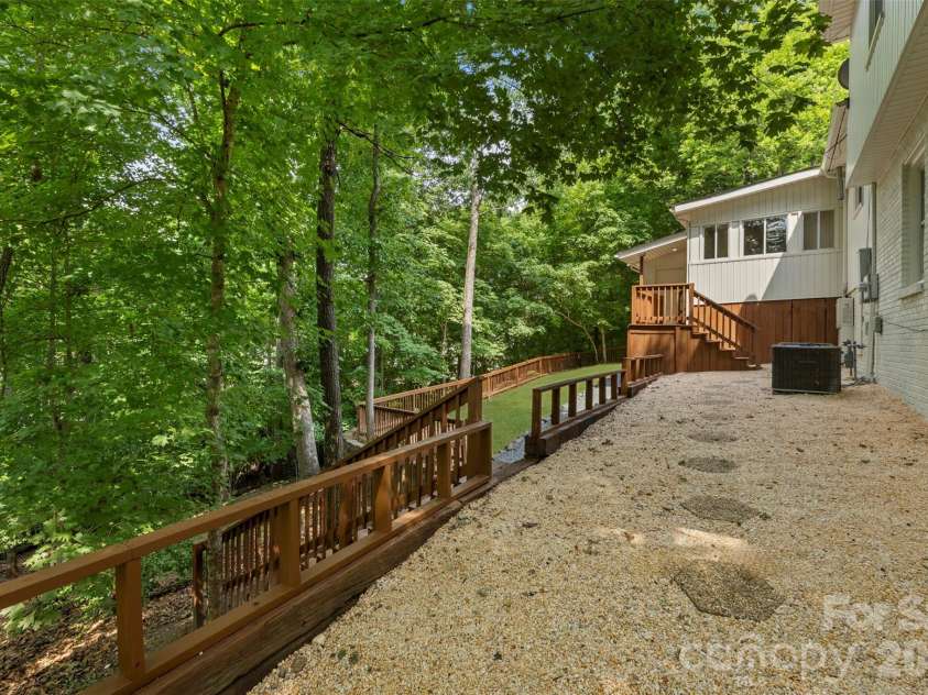 7434 Kilcullen Drive, Charlotte, NC 28270.  MLS# CAR4392099, YatesRealty ID 31618. 