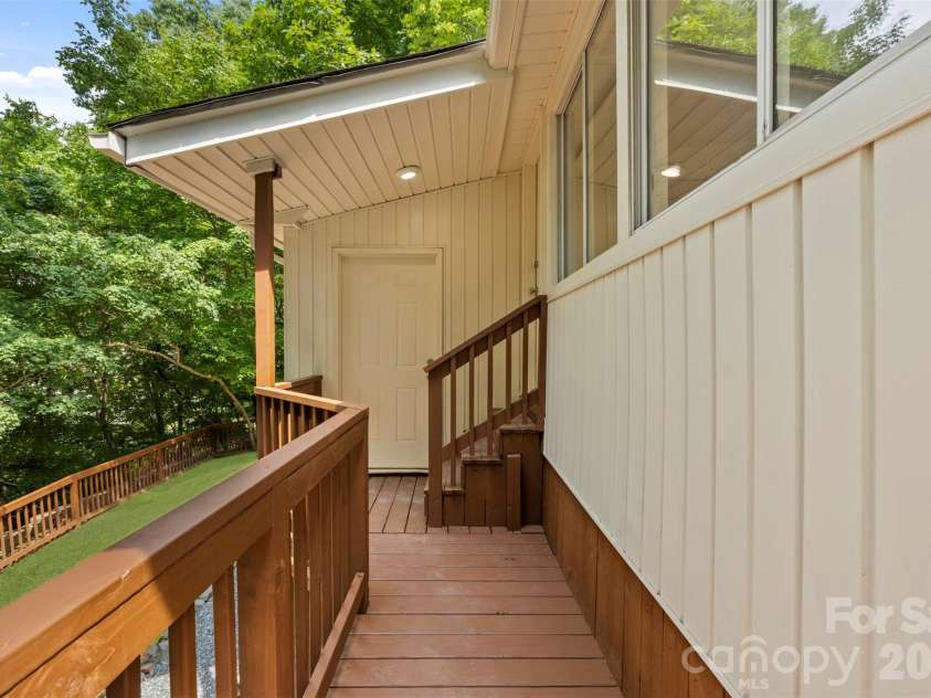 7434 Kilcullen Drive, Charlotte, NC 28270.  MLS# CAR4392099, YatesRealty ID 31618. 