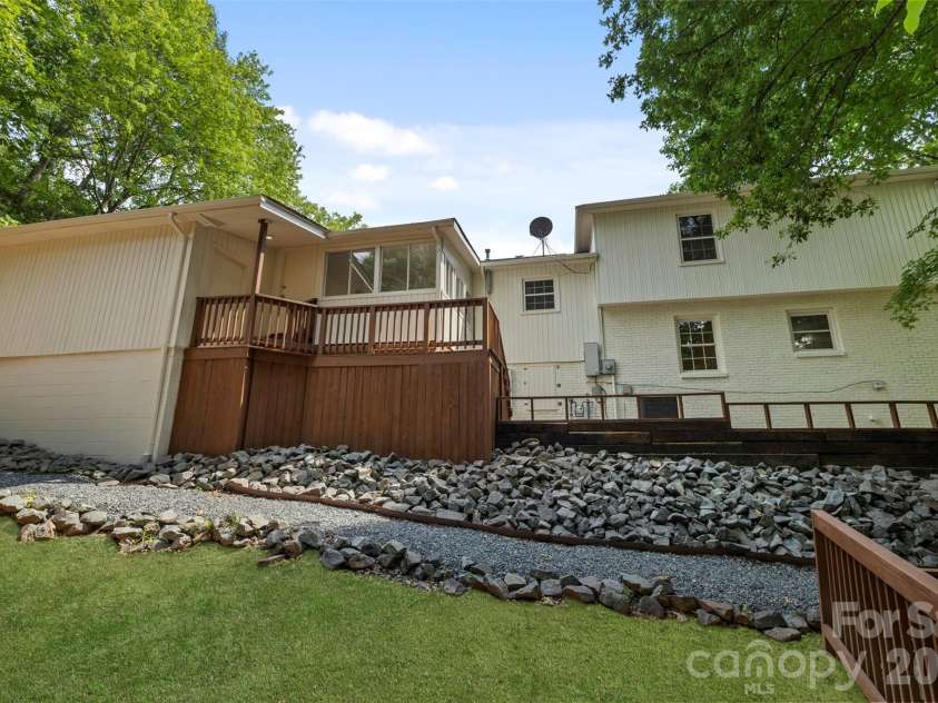 7434 Kilcullen Drive, Charlotte, NC 28270.  MLS# CAR4392099, YatesRealty ID 31618. 
