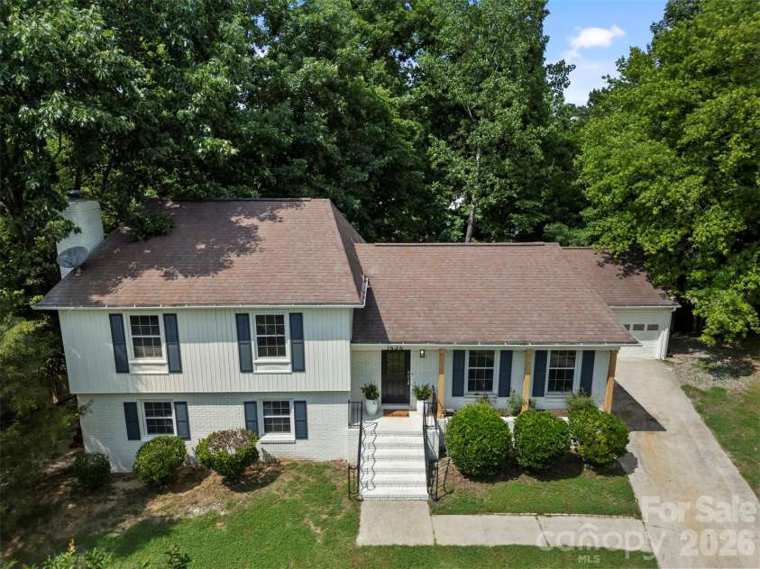 7434 Kilcullen Drive, Charlotte, NC 28270.  MLS# CAR4392099, YatesRealty ID 31618. 