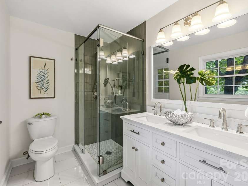 7434 Kilcullen Drive, Charlotte, NC 28270.  MLS# CAR4392099, YatesRealty ID 31618. Master bath