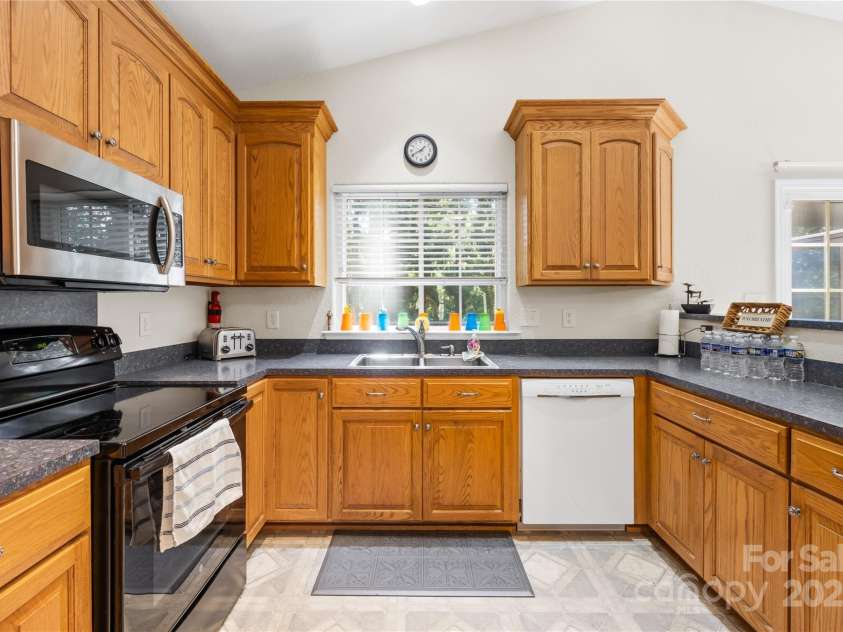 108 Fransher Lane, Mooresville, NC 28117.  MLS# CAR4285181, YatesRealty ID 31619. 