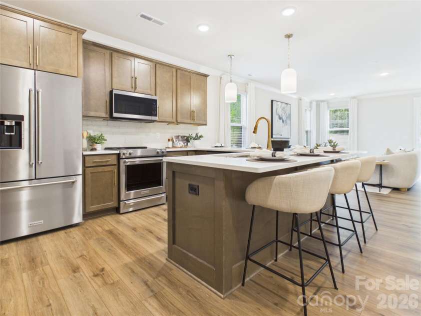 2637 Ravencroft Drive, Charlotte, NC 28208.  MLS# CAR4389891, YatesRealty ID 31619. 