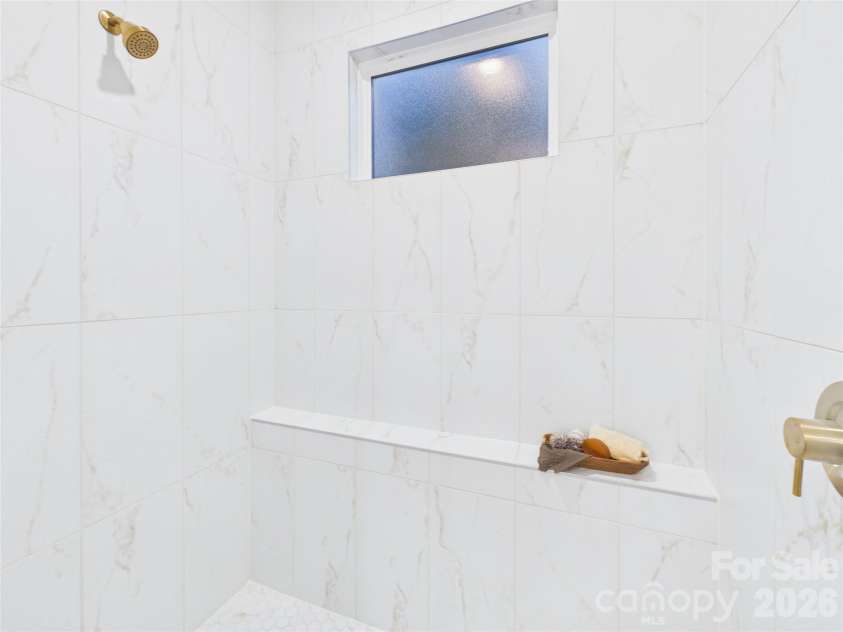 2637 Ravencroft Drive, Charlotte, NC 28208.  MLS# CAR4389891, YatesRealty ID 31619. 