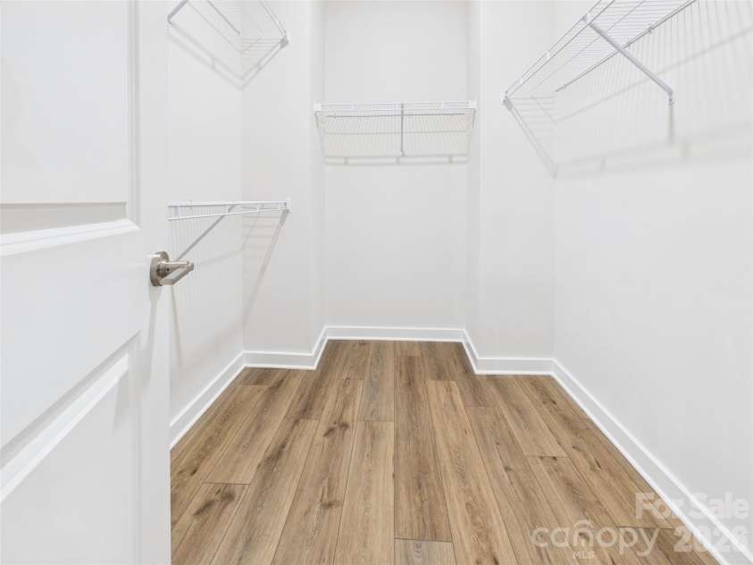 2637 Ravencroft Drive, Charlotte, NC 28208.  MLS# CAR4389891, YatesRealty ID 31619. 