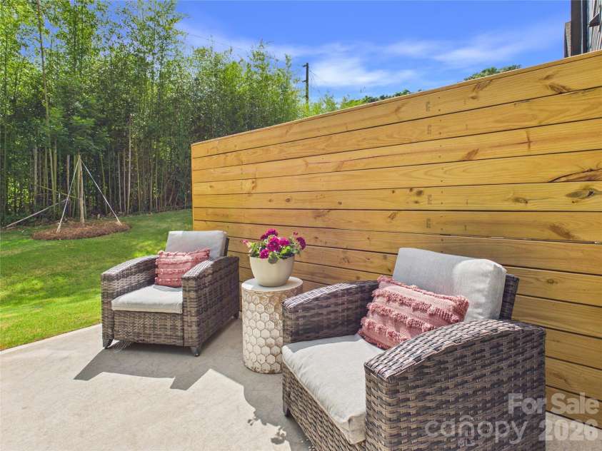 2637 Ravencroft Drive, Charlotte, NC 28208.  MLS# CAR4389891, YatesRealty ID 31619. 