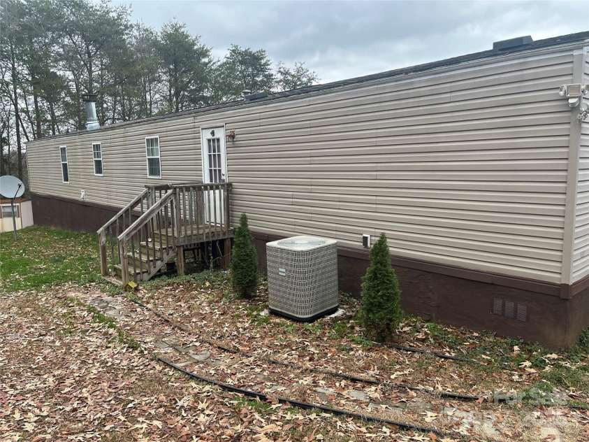 223 Green Acres Road, Mooresboro, NC 28114.  MLS# CAR4307472, YatesRealty ID 3162. 