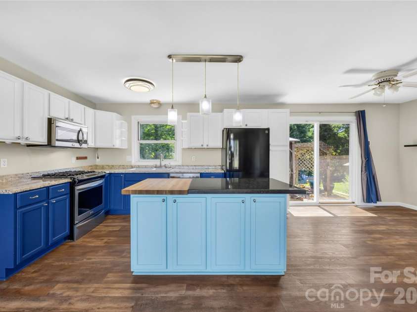 181 Sigmon Road, Statesville, NC 28677.  MLS# CAR4384654, YatesRealty ID 31620. 