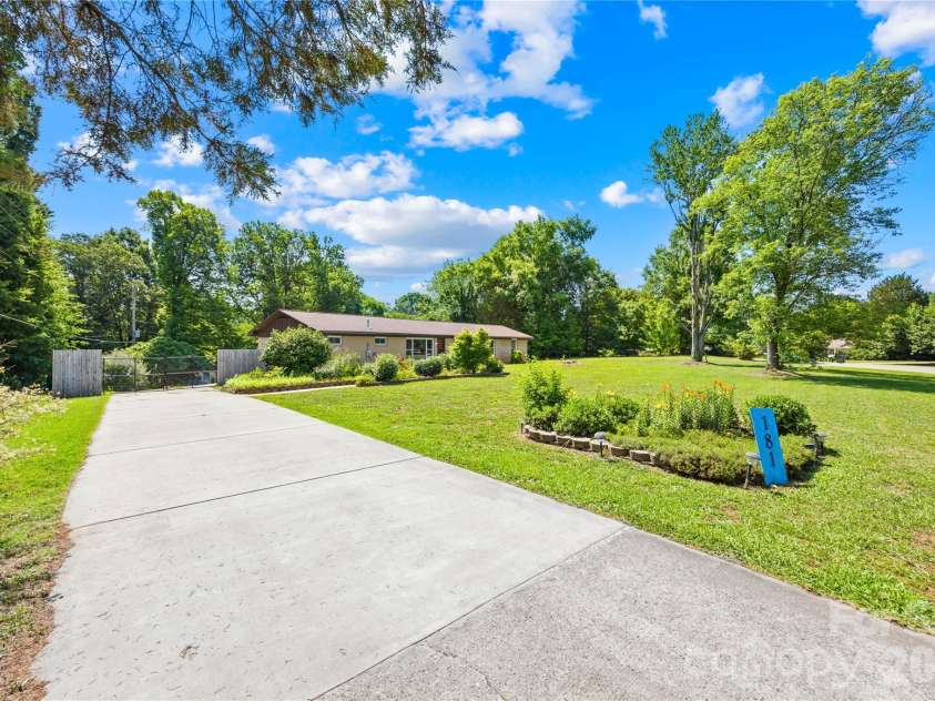181 Sigmon Road, Statesville, NC 28677.  MLS# CAR4384654, YatesRealty ID 31620. 