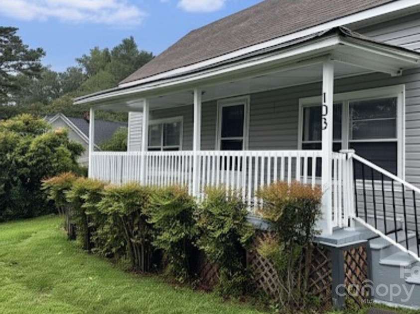 103 Fairview Street, Clover, SC 29710.  MLS# CAR4283256, YatesRealty ID 31621. 