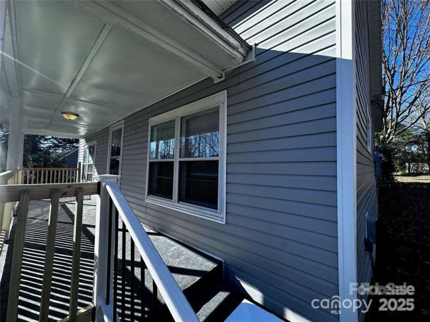 103 Fairview Street, Clover, SC 29710.  MLS# CAR4283256, YatesRealty ID 31621. 