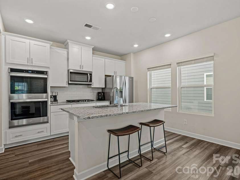 605 Cedar Knoll Circle, Pineville, NC 28134.  MLS# CAR4389219, YatesRealty ID 31621. 