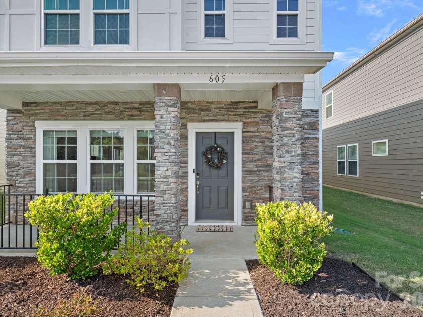 605 Cedar Knoll Circle, Pineville, NC 28134.  MLS# CAR4389219, YatesRealty ID 31621. 
