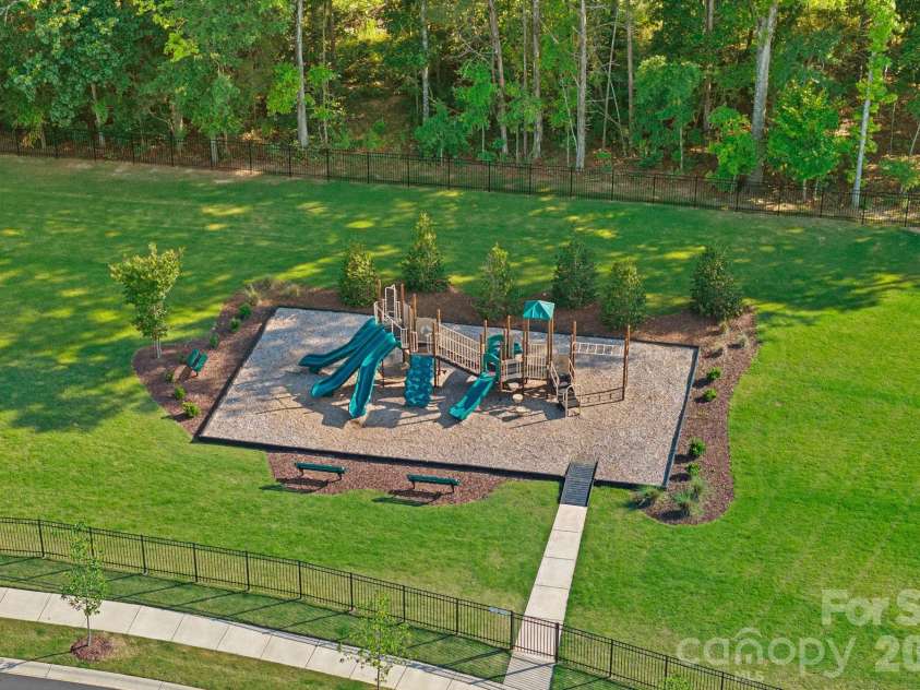 605 Cedar Knoll Circle, Pineville, NC 28134.  MLS# CAR4389219, YatesRealty ID 31621. 