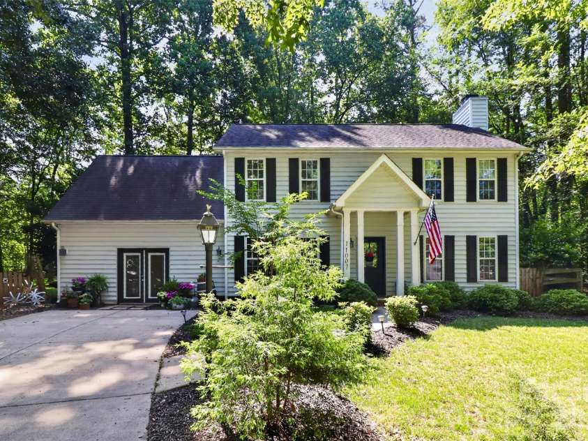 11007 Secotan Lane, Matthews, NC 28105.  MLS# CAR4393288, YatesRealty ID 31622. 