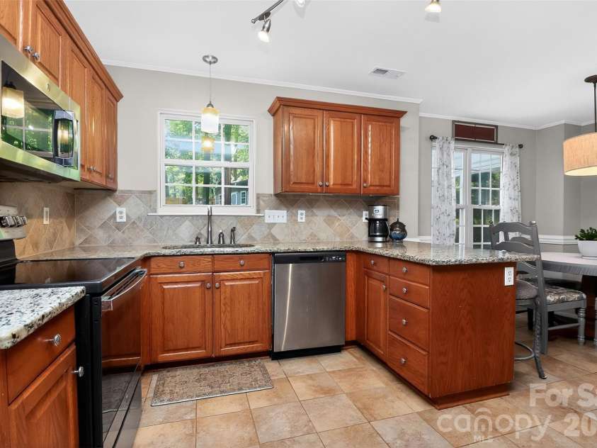 11007 Secotan Lane, Matthews, NC 28105.  MLS# CAR4393288, YatesRealty ID 31622. 