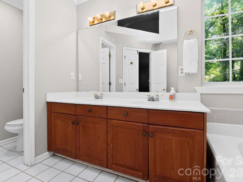 11007 Secotan Lane, Matthews, NC 28105.  MLS# CAR4393288, YatesRealty ID 31622. 