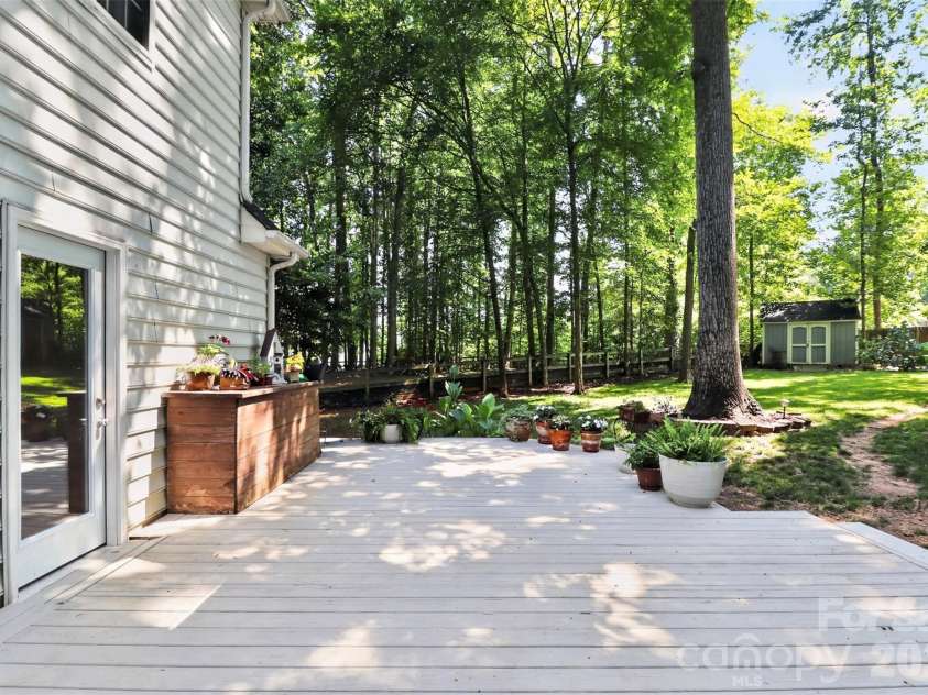 11007 Secotan Lane, Matthews, NC 28105.  MLS# CAR4393288, YatesRealty ID 31622. 
