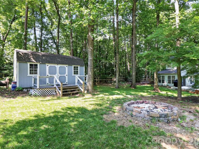 11007 Secotan Lane, Matthews, NC 28105.  MLS# CAR4393288, YatesRealty ID 31622. 