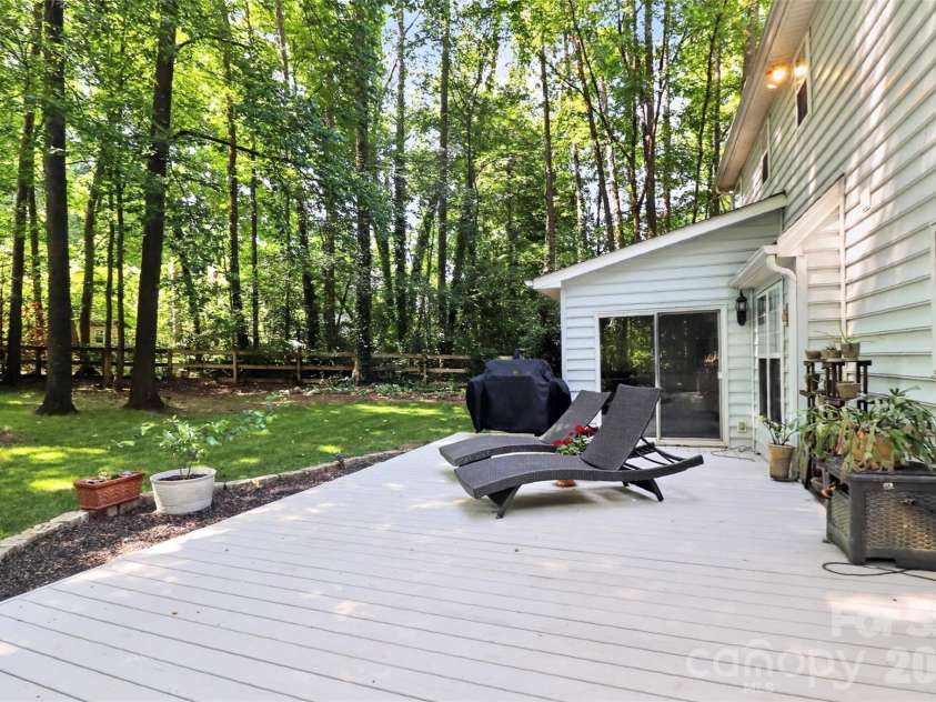 11007 Secotan Lane, Matthews, NC 28105.  MLS# CAR4393288, YatesRealty ID 31622. 