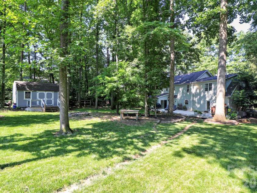 11007 Secotan Lane, Matthews, NC 28105.  MLS# CAR4393288, YatesRealty ID 31622. 