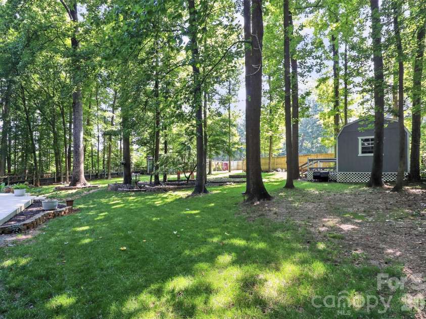 11007 Secotan Lane, Matthews, NC 28105.  MLS# CAR4393288, YatesRealty ID 31622. 