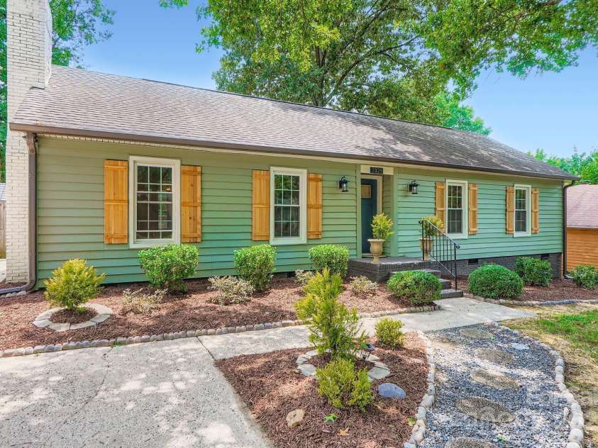 7325 Honey Flower Place, Charlotte, NC 28214.  MLS# CAR4286635, YatesRealty ID 31622. 
