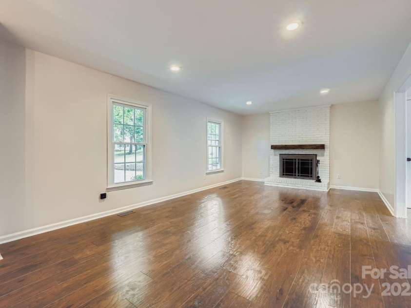 7325 Honey Flower Place, Charlotte, NC 28214.  MLS# CAR4286635, YatesRealty ID 31622. 