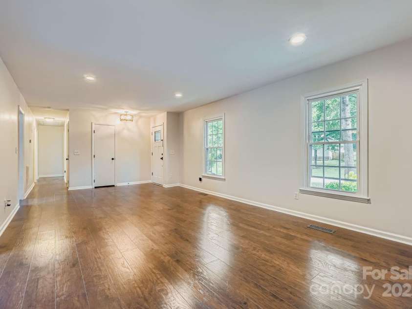 7325 Honey Flower Place, Charlotte, NC 28214.  MLS# CAR4286635, YatesRealty ID 31622. 