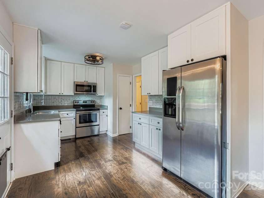 7325 Honey Flower Place, Charlotte, NC 28214.  MLS# CAR4286635, YatesRealty ID 31622. 